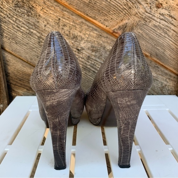 Stuart Weitzman Sadie 7.5 M Gray Snakeskin Peep Toe Platform Pump Stiletto Heels - Picture 6 of 12